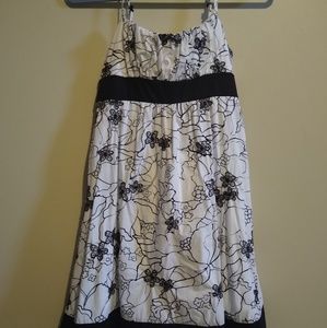 Black and White Floral Spaghetti Strapped Dress